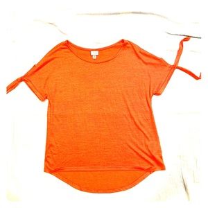 Coral top with tie sleeves